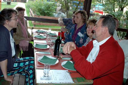 Brigitte JASPART, Laure DOLHEN, Roger MAWET, Liliane MAWET-LESAGE, Louise et Charles PAQUAY-NOLEVEAU.