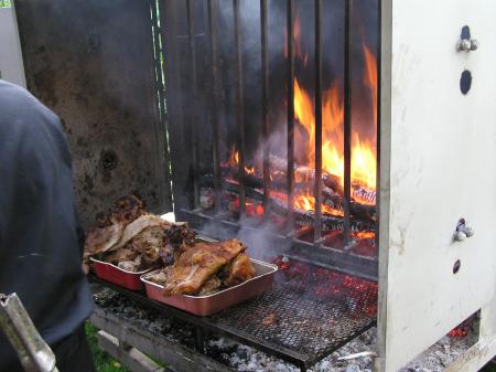 Le feu brûle toujours sur geneahuy