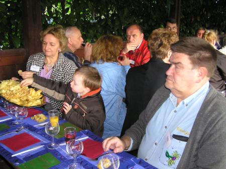 Roger Mawet, son épouse et leur petit fils